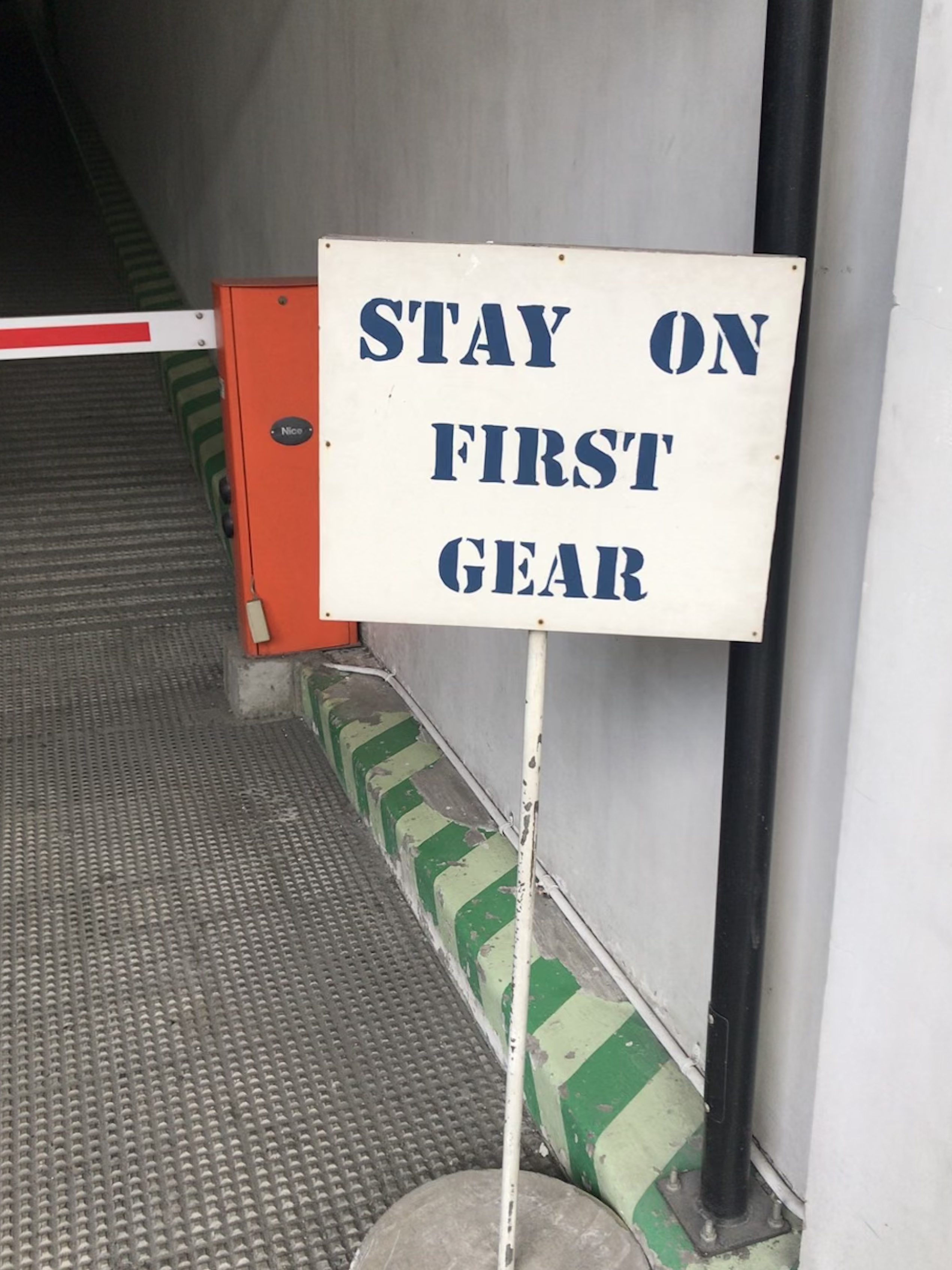 4CE7D290-DBC8-4946-81F6-228918234051